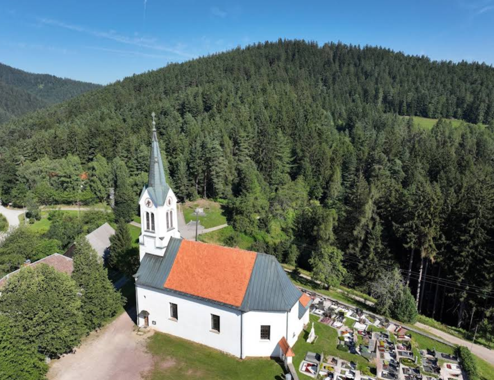 Sveti Primož na Pohorju - Župnijska cerkev sv. Primoža na Pohorju - Szent Primusz-plébániatemplom