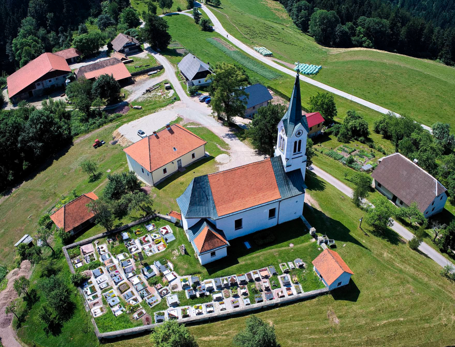 Sveti Primož na Pohorju - Župnijska cerkev sv. Primoža na Pohorju - Szent Primusz-plébániatemplom