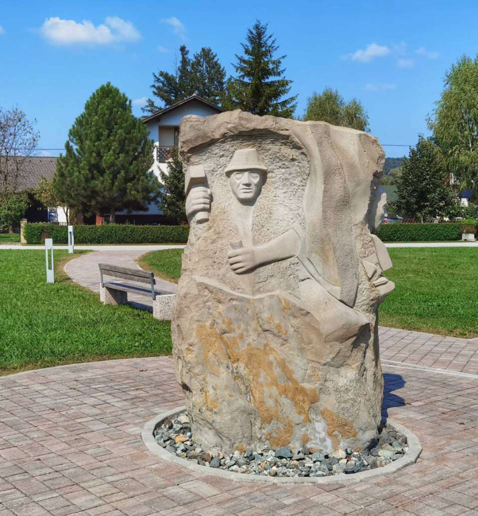 Breg - Omre, mészkő szobor