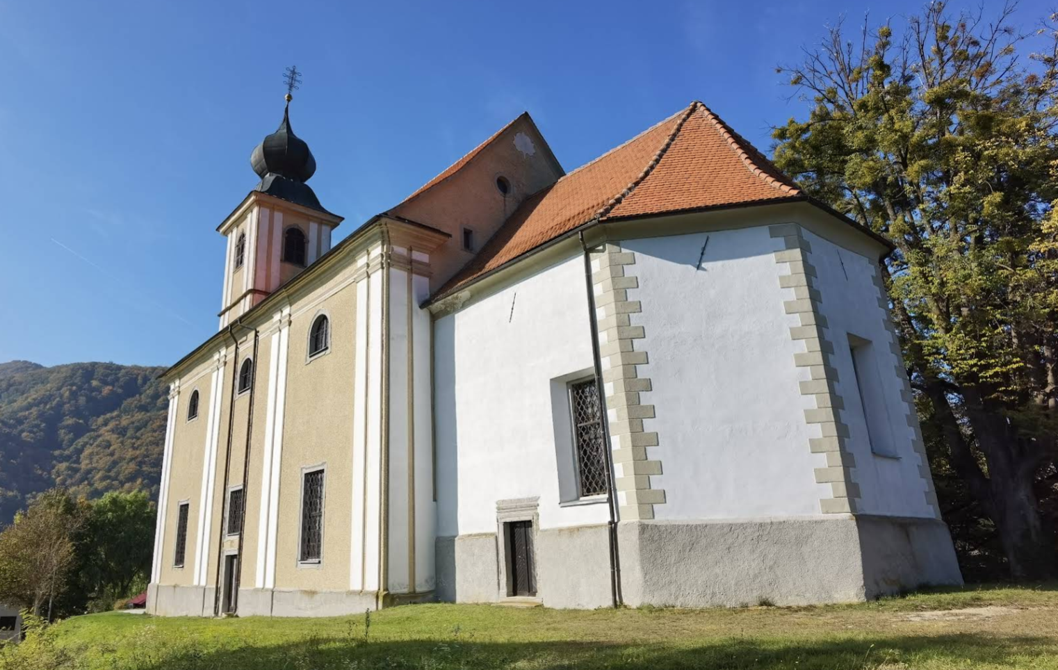 Podružnična cerkev Marije Tolažnice - Vigasztaló Boldogasszony-templom