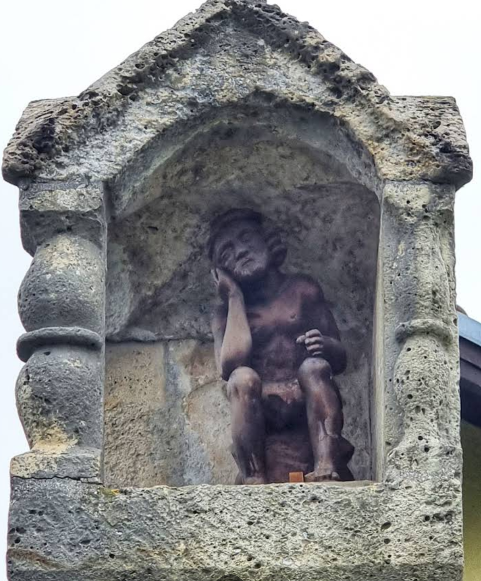 Cogetinci - Kužno znamenje, Ecce Homo - Szenvedő Krisztus-szobor oszlopon tabernákulumban