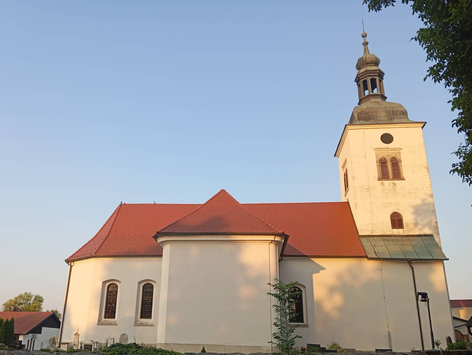 Spodnja Polskava - Župnijska cerkev sv. Štefana - Szent István-templom a temetőben