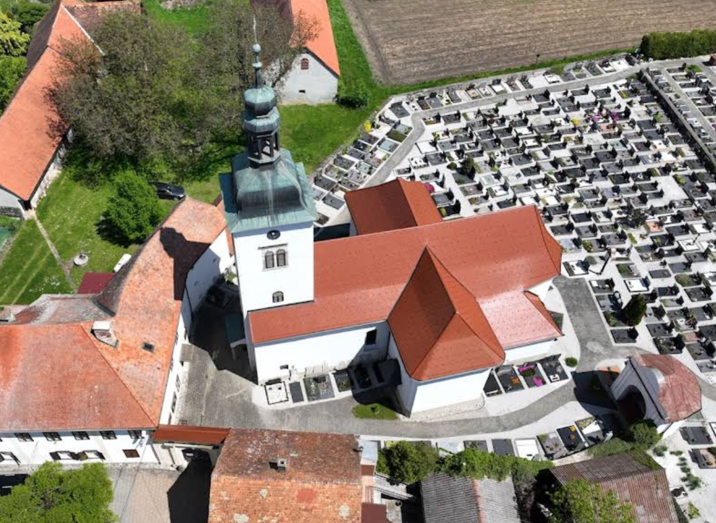 Spodnja Polskava - Župnijska cerkev sv. Štefana - Szent István-templom a temetőben