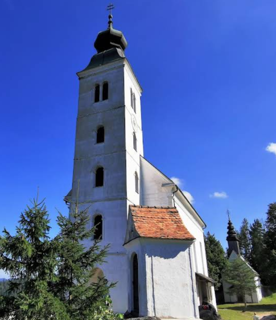 Sveti Duh na Ostrem vrhu - Župnijska cerkev Svetega Duha na Ostrem vrhu - Szentlélek-plébániatemplom a Ostri vrh tetején (904 m)