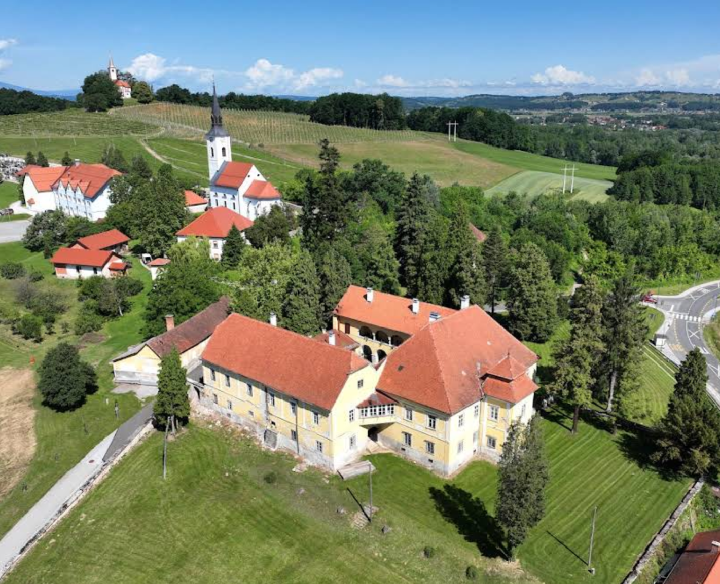 Grad Zavrč - Zavrč vára, kúria