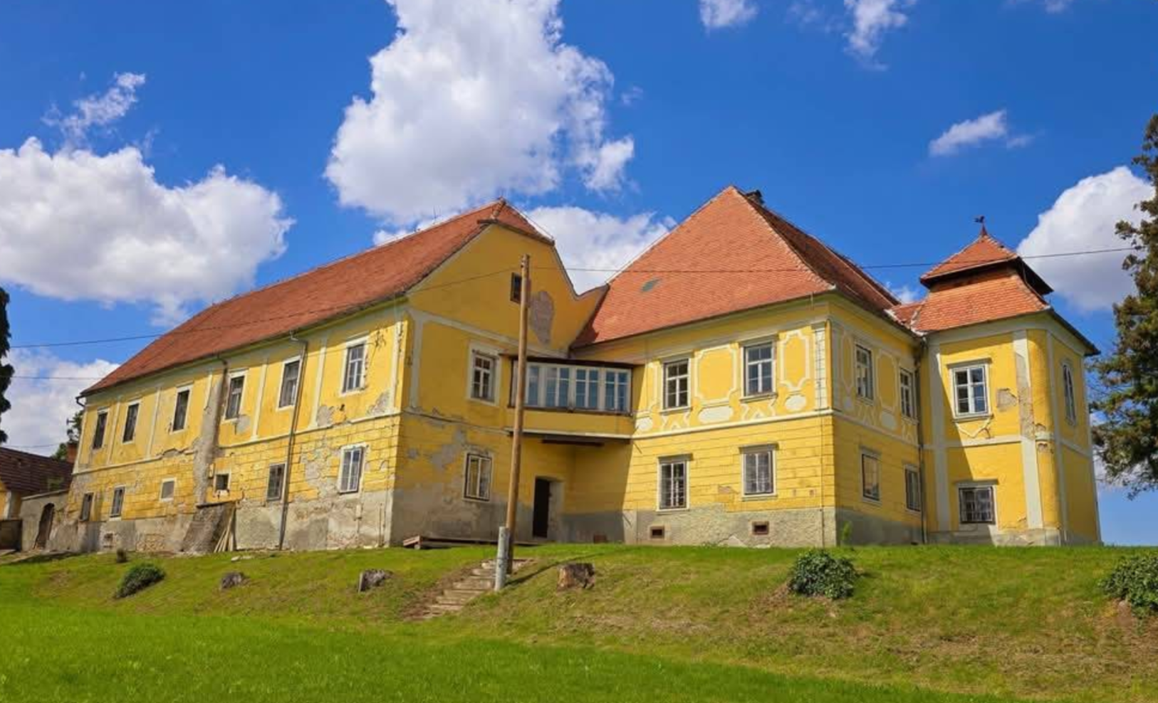 Grad Zavrč - Zavrč vára, kúria