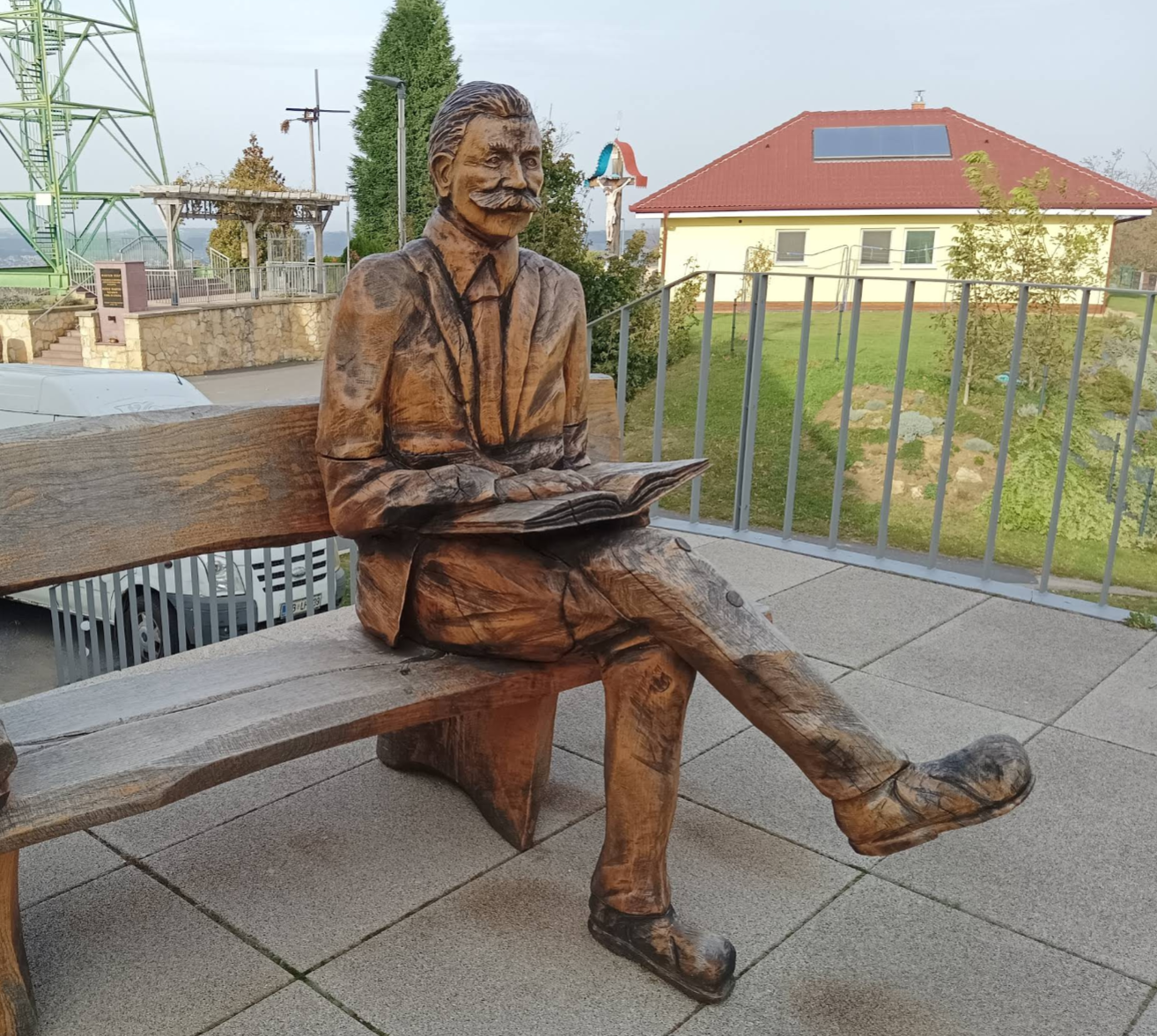 Spomenik, Rudolf Maister - Rudolf Maister padon ülve, bronz szobor