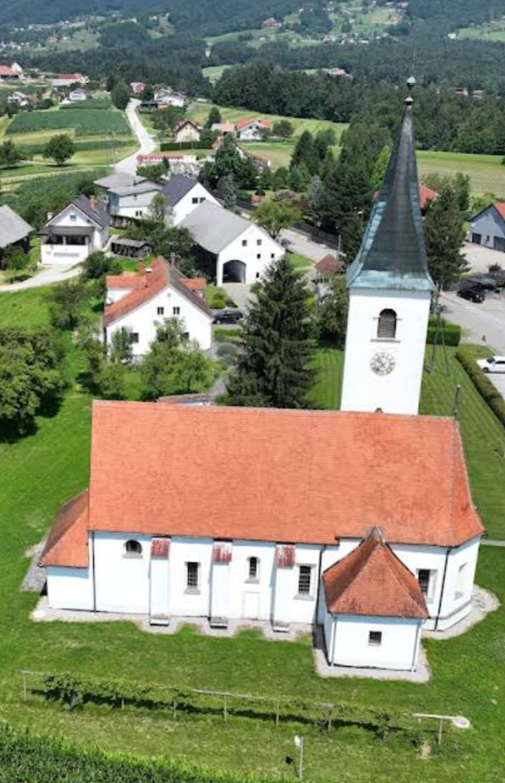 Zgornja Ložnica - Župnijska cerkev sv. Venčeslava - Szent Vencel-plébániatemplom
