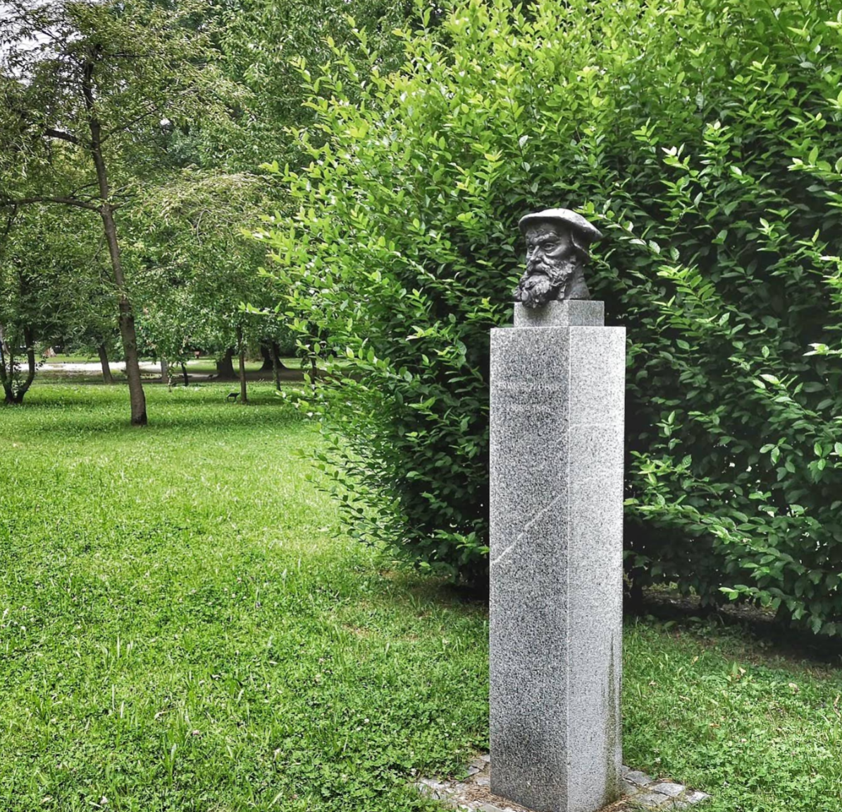 Murska Sobota (Muraszombat) - Doprsni kip Primož Trubar - Primož Trubar bronz mellszobra