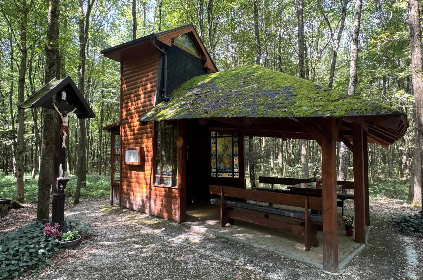 Radmožanci - Radamos - Kapelica sv. Marije v Črnem logu - Szűz Mária-kápolna a Fekete-erdőben