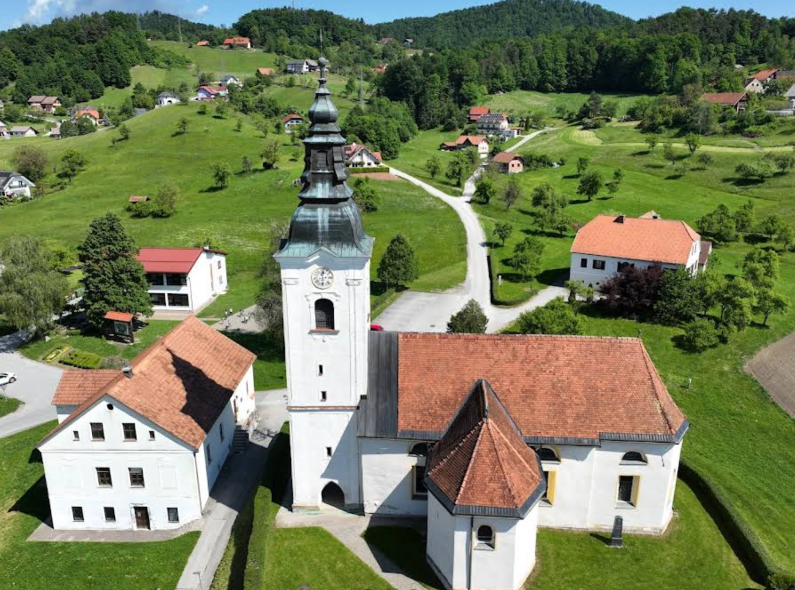 Arnače - Župnijska cerkev Sveti Ilija - Szent Illés rk. plébániatemplom