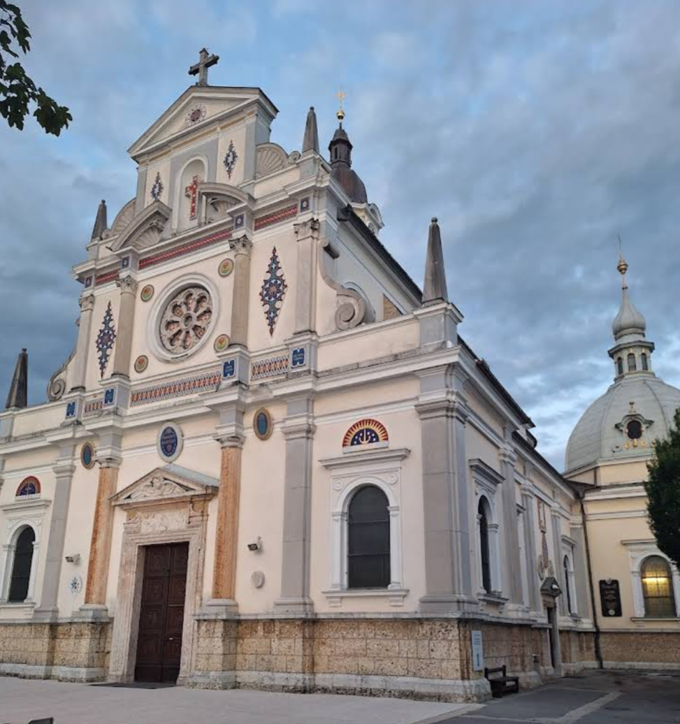 Brezje - Cerkev Matere božje in sv. Roka - Miasszonyunk és Szent Rókus-templom, Segítő Szűzanya Bazilika