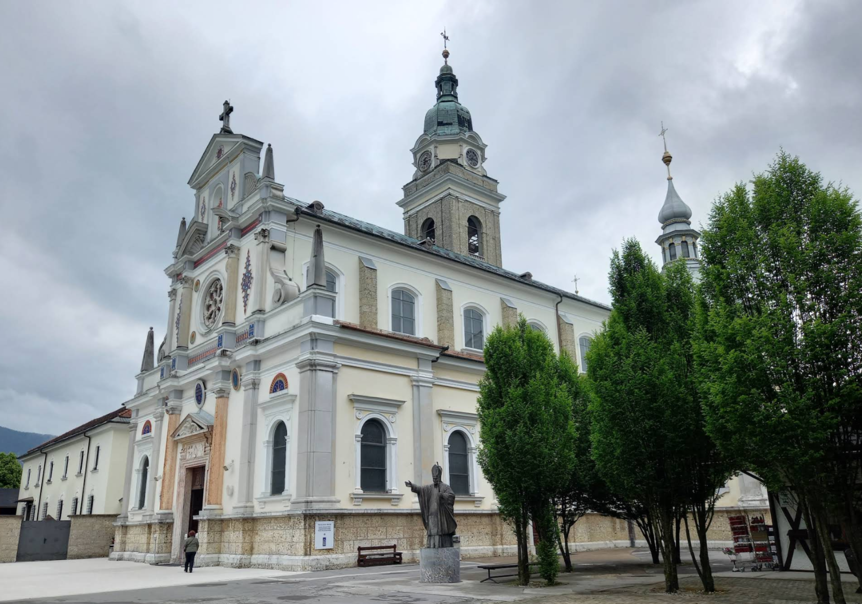 Brezje - Cerkev Matere božje in sv. Roka - Miasszonyunk és Szent Rókus-templom, Segítő Szűzanya Bazilika