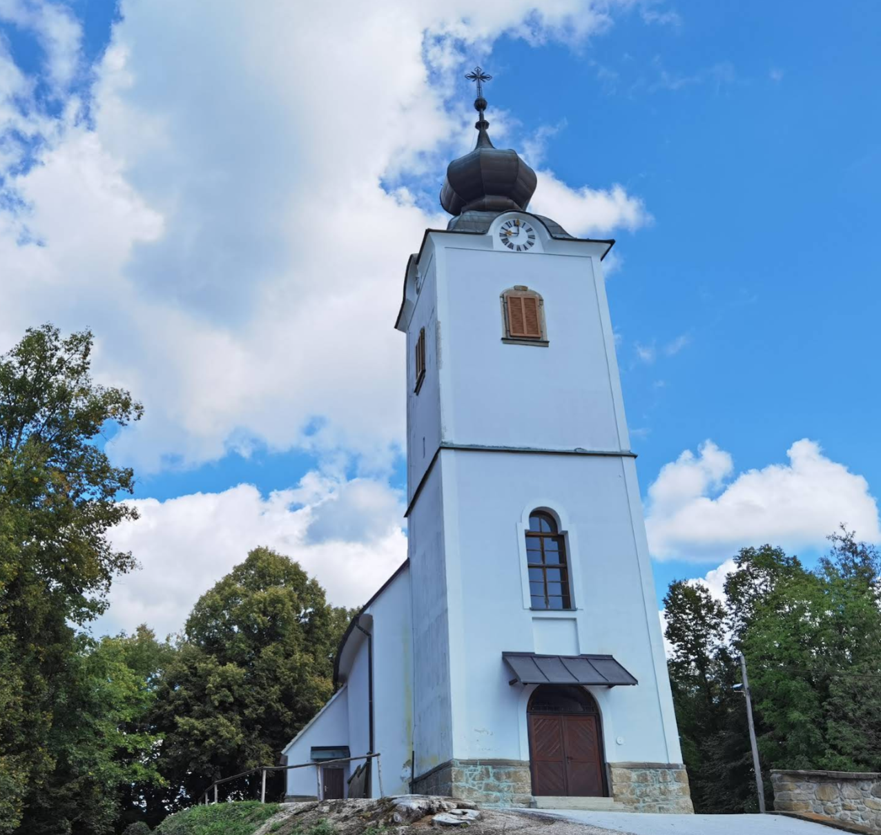 Dobovec pri Rogatcu - Župnijska cerkev sv. Roka - Szent Rókus-plébániatemplom