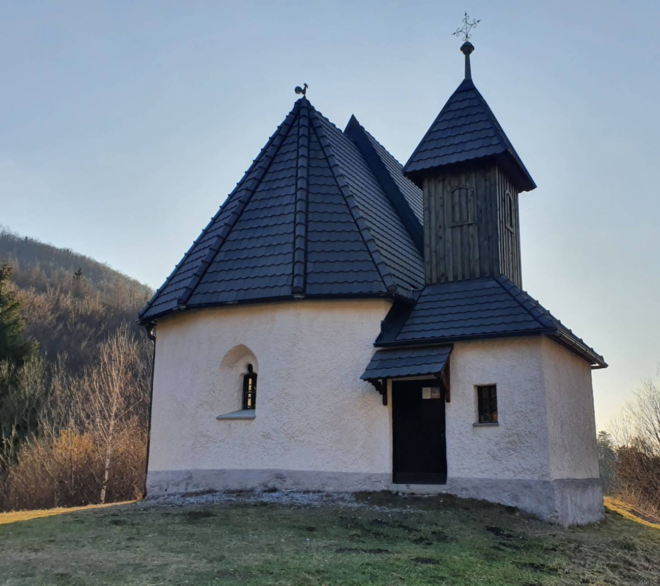 Drevenik - Cerkev sv. Miklavža na Boču - Szent Miklós-templom a Boč-hegyen