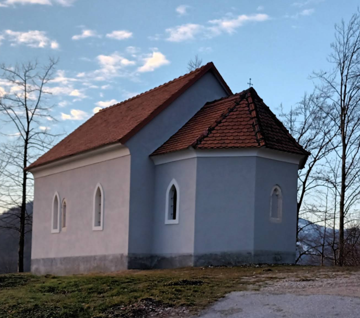 Gradišče nad Podsredo - Kapela sv. Mohorja in Fortunata - Szent Fortunátus és Mohor-kápolna a Szent öreghegyen (386 m)