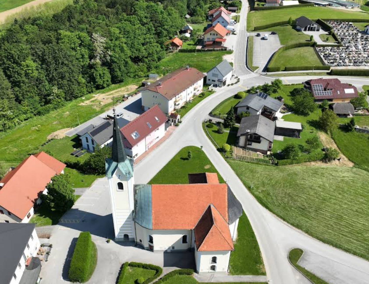 Laze pri Dramljah - Župnijska cerkev sv. Marije Magdalene - Szűz Mária Magdolna-plébániatemplom