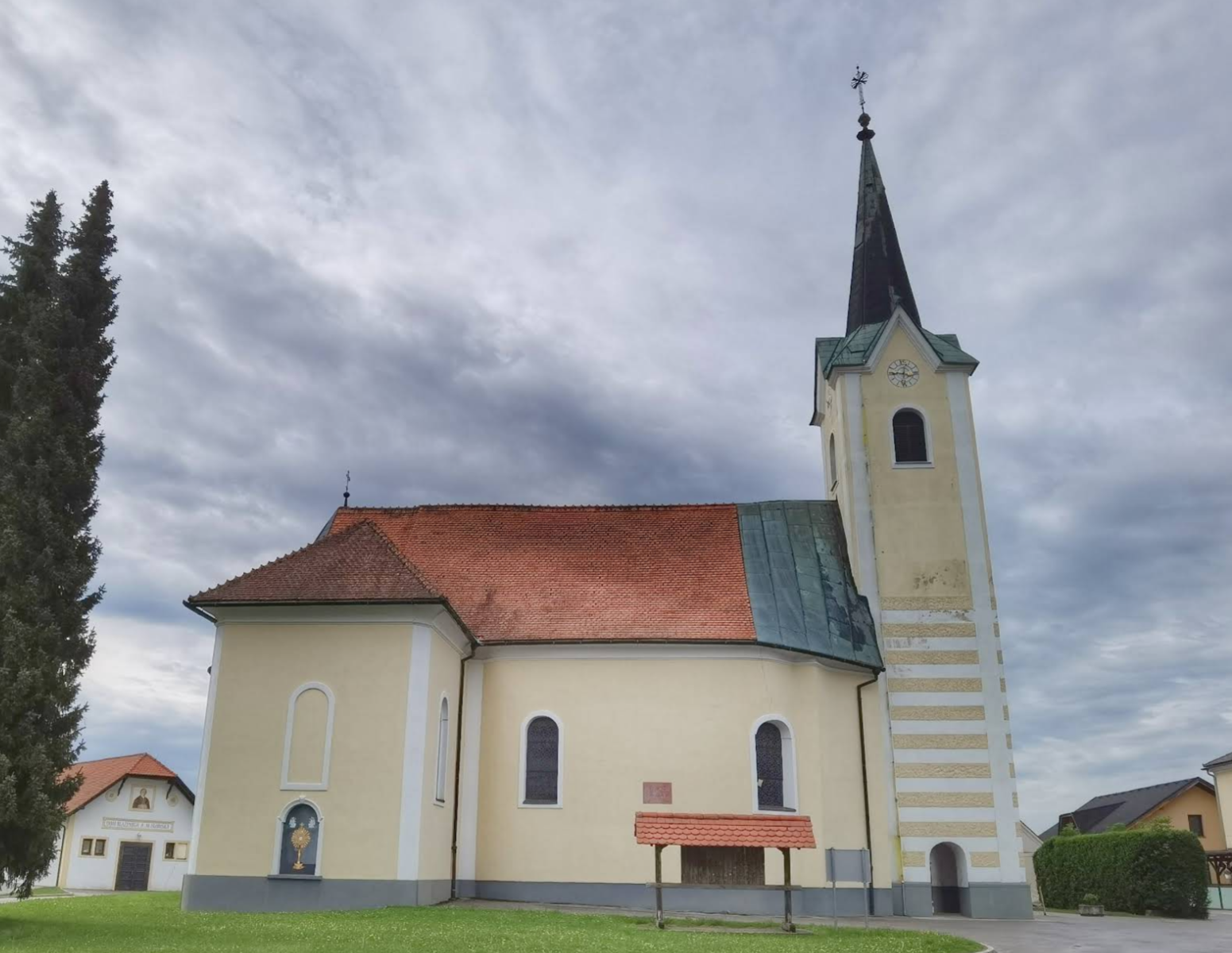 Laze pri Dramljah - Župnijska cerkev sv. Marije Magdalene - Szűz Mária Magdolna-plébániatemplom
