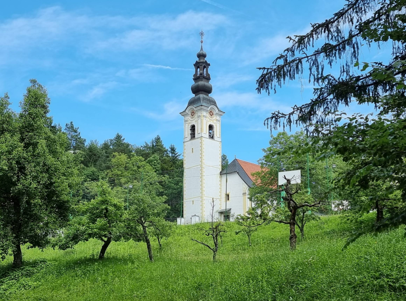Lepa Njiva - Cerkev Matere božje - Szűz Mária, az Isten gondviselés Anyja-templom