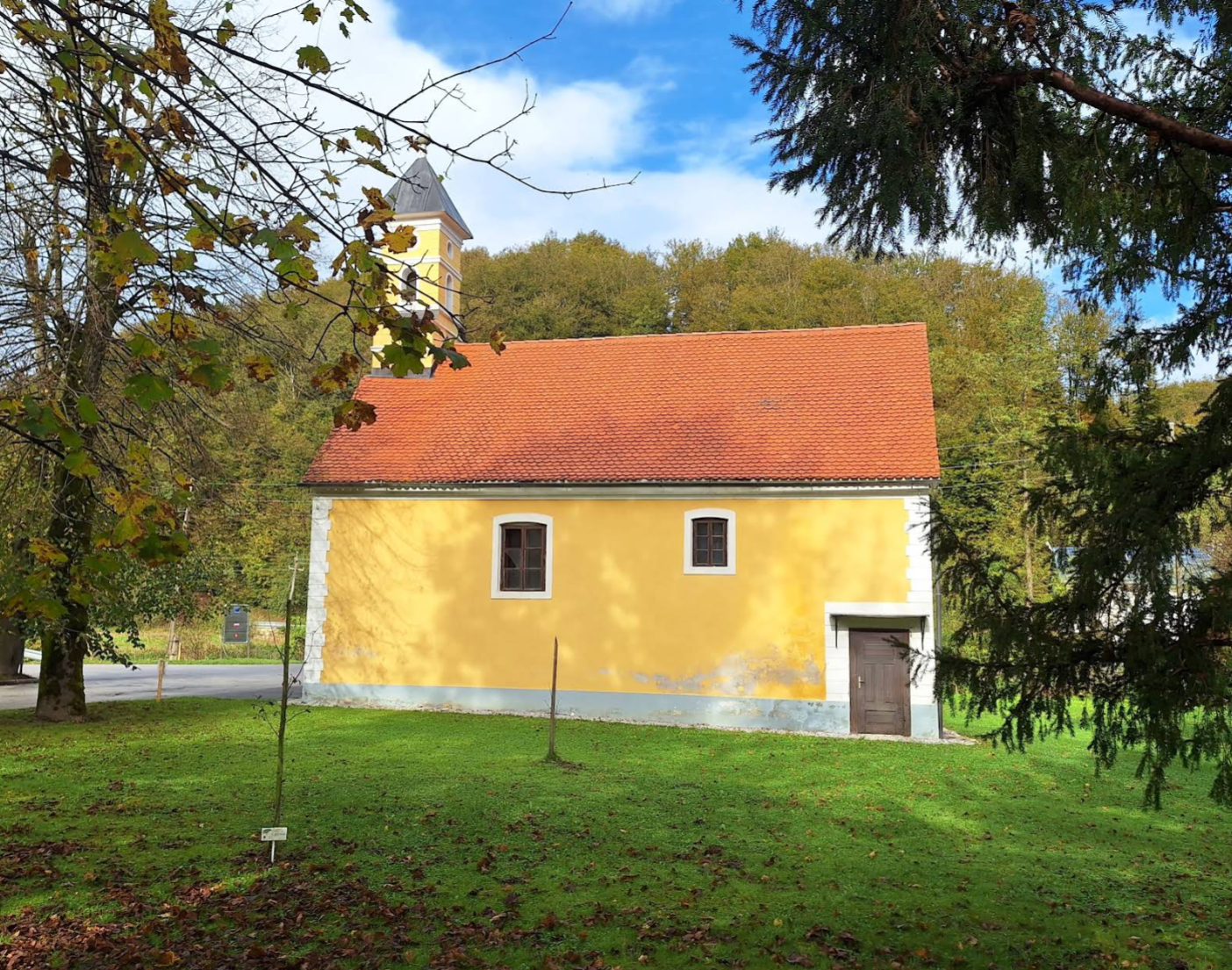 Loka pri Žusmu - Cerkev sv. Leopolda - Szent Lipót-templom