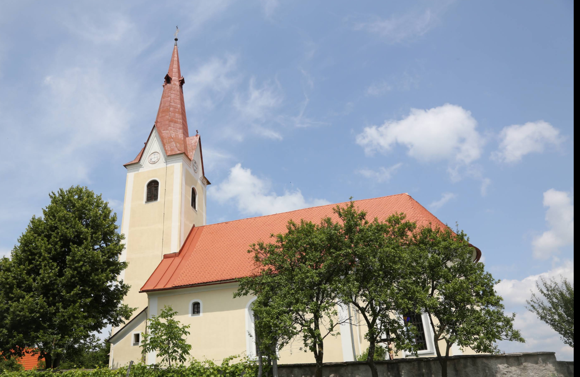 Lopaca - Župnijska cerkev sv. Ane - Szent Anna-plébániatemplom