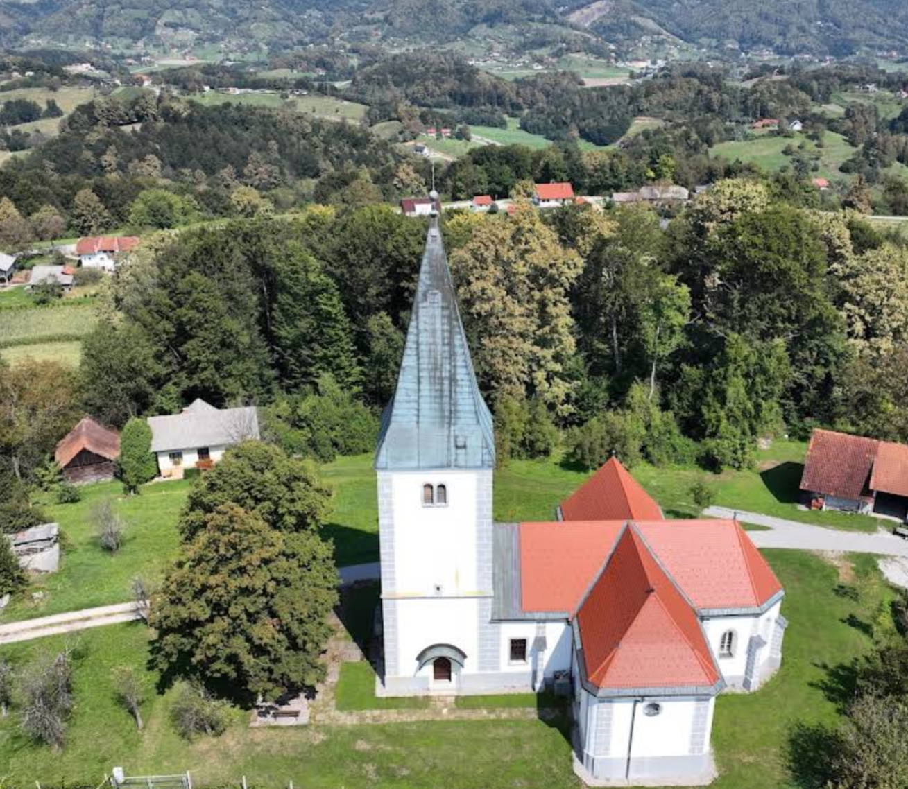 Male Rodne - Cerkev sv. Mohorja in Fortunata - Szent Mohor és Fortunátus-templom
