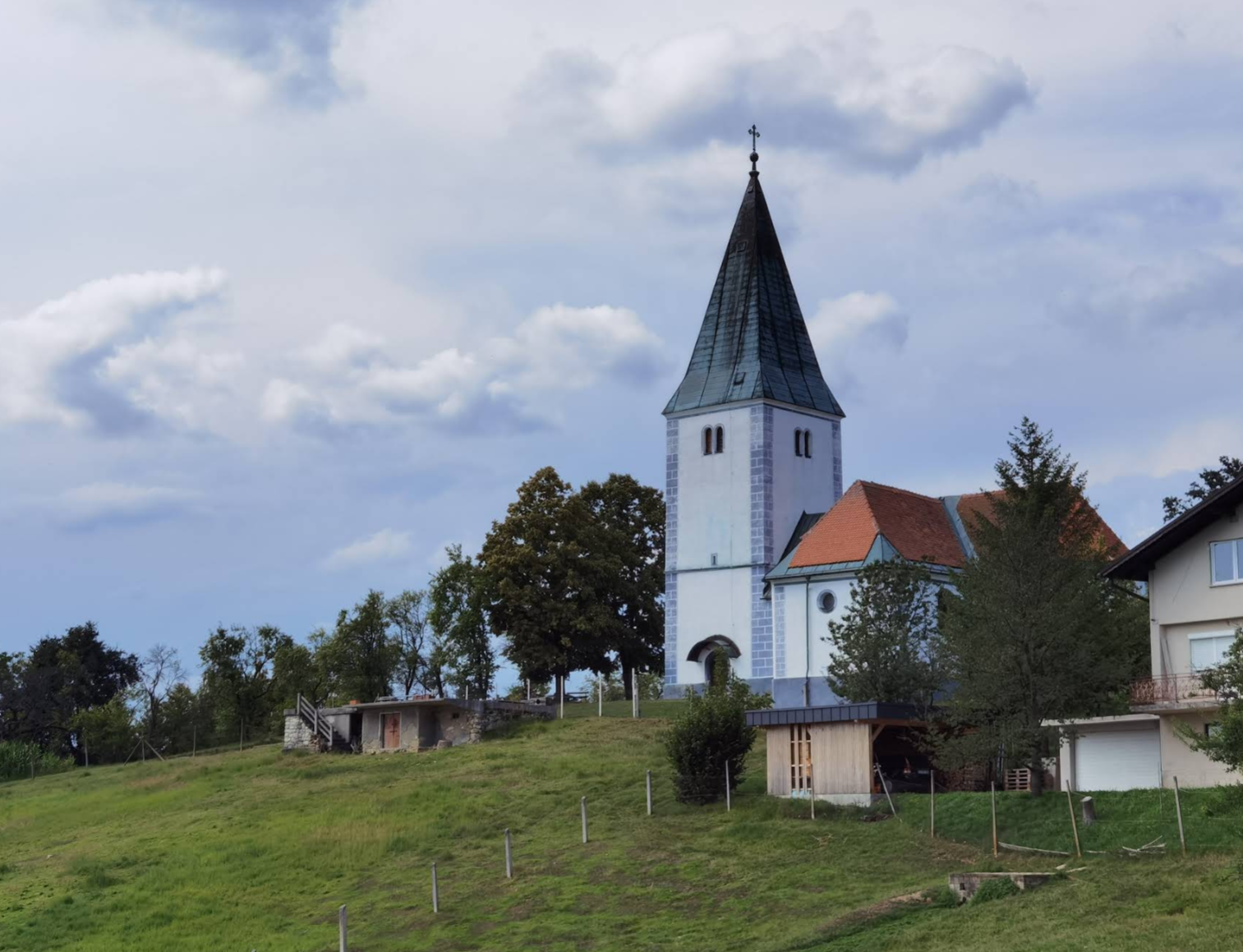 Male Rodne - Cerkev sv. Mohorja in Fortunata - Szent Mohor és Fortunátus-templom
