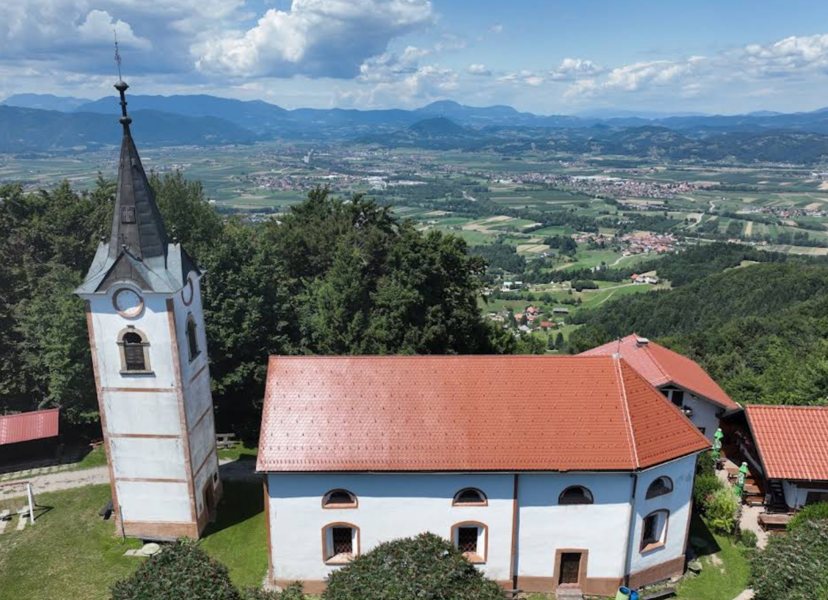 Matke - Cerkev sv. Marije Magdalene na Homu - Szent Mária Magdolna-templom a Hom-hegyen (605 m)