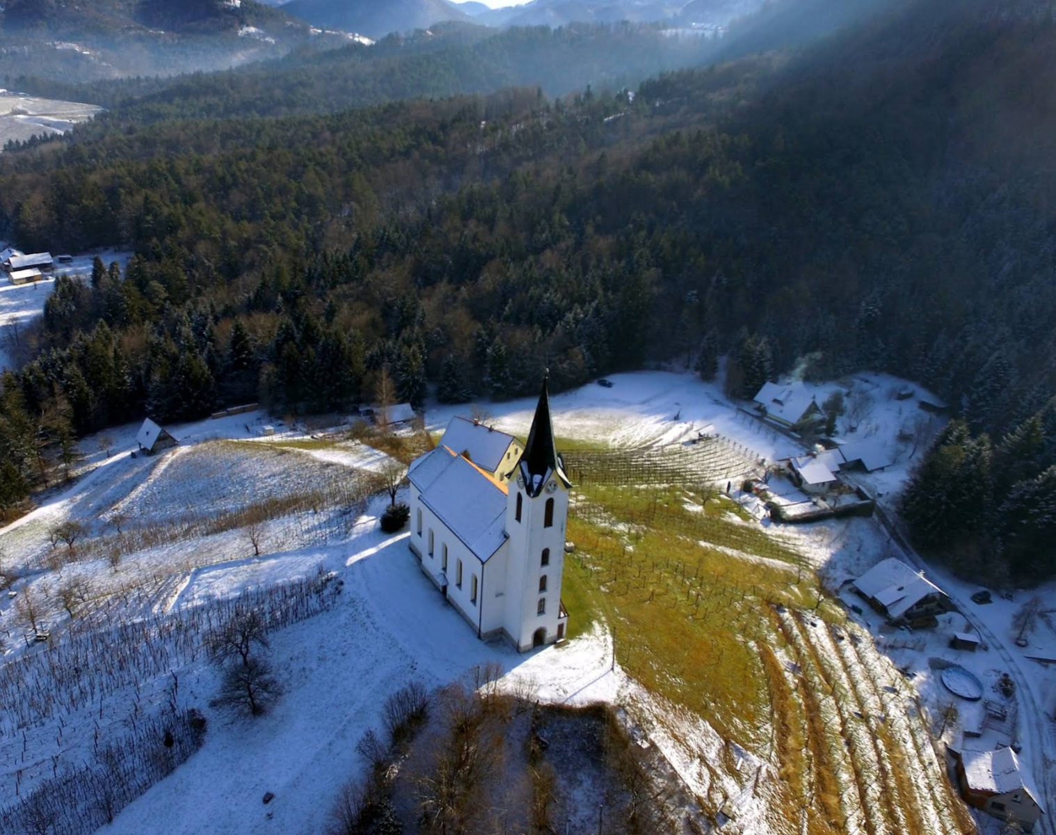 Migojnice - Cerkev Lurške Matere božje - Lourdes-i Szűzanya-templom (Gradišče/Lurd, 341 m)