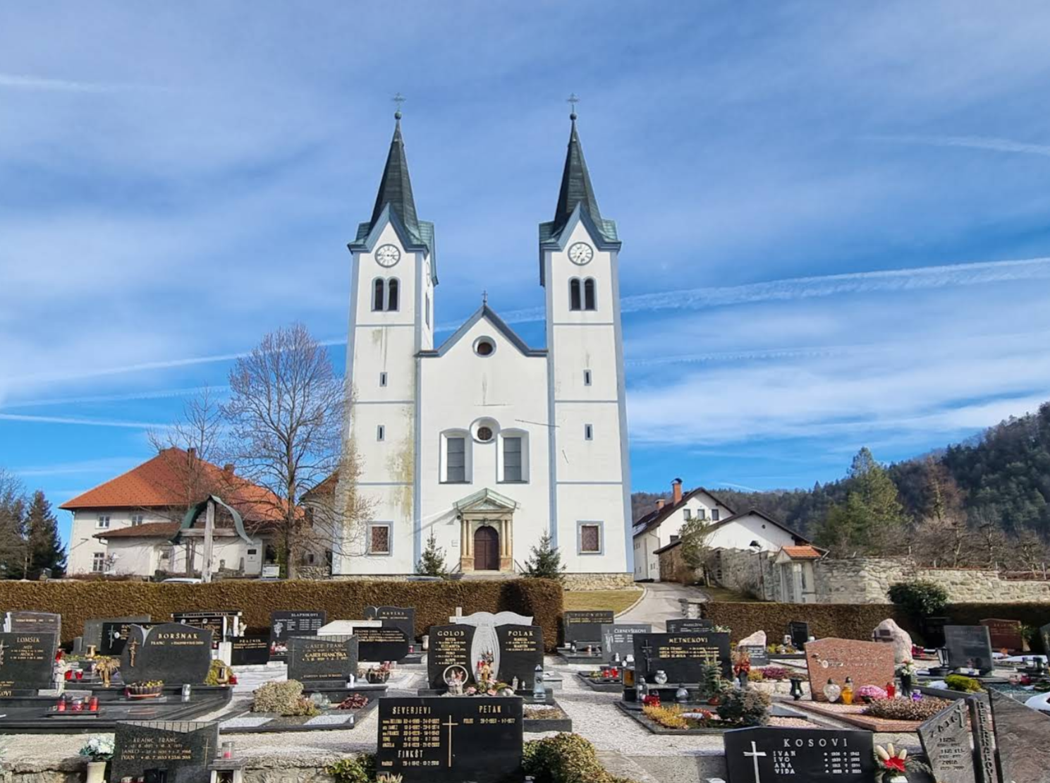 Nazarje - Cerkev Marije iz Nazareta, Frančiškanski samostan - Názáreti Mária-kolostortemplom, ferences kolostor