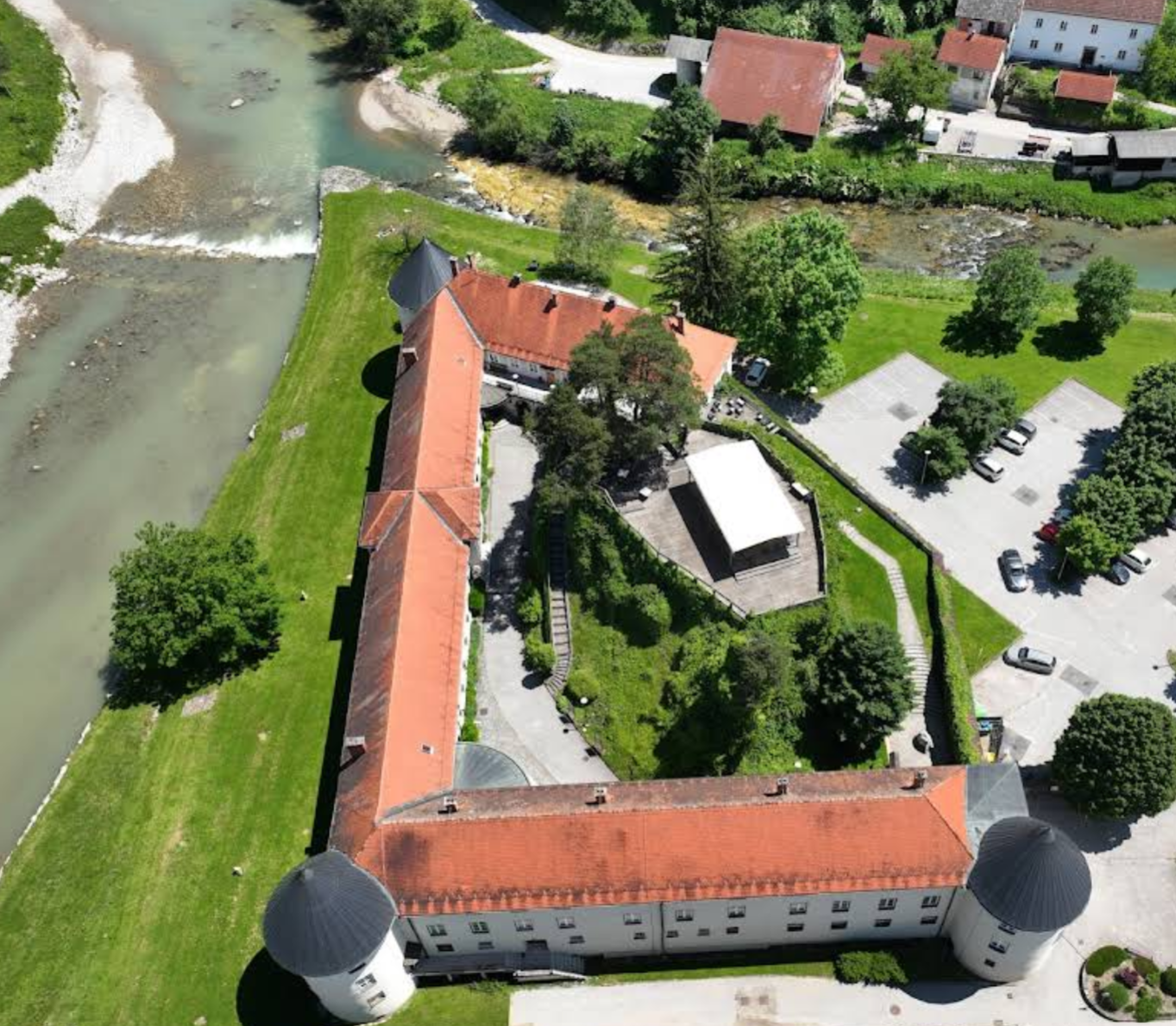 Nazarje - Grad Vrbovec/Muzej Vrbovec - muzej gozdarstva in lesarstva - Vrbovec vára/Erdészeti és Faipari Múzeum
