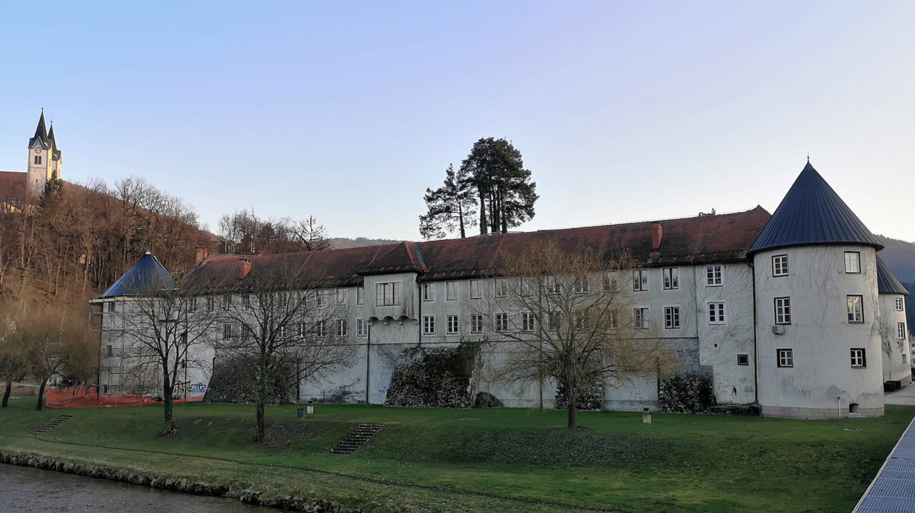 Nazarje - Grad Vrbovec/Muzej Vrbovec - muzej gozdarstva in lesarstva - Vrbovec vára/Erdészeti és Faipari Múzeum