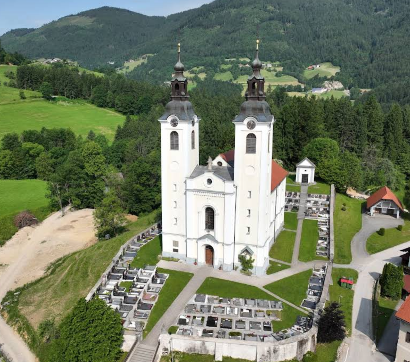 Nova Štifta pri Gornjem Gradu - Župnijska cerkev sv. Marije Zvezde - Csillagos Szűz Mária-plébániatemplom