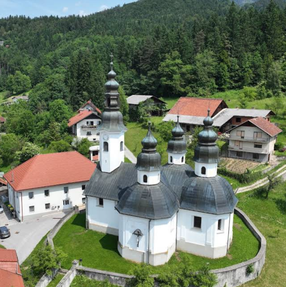 Okonina - Cerkev Sveti Jakoba - Szent Jakab-templom, négytornyú templom