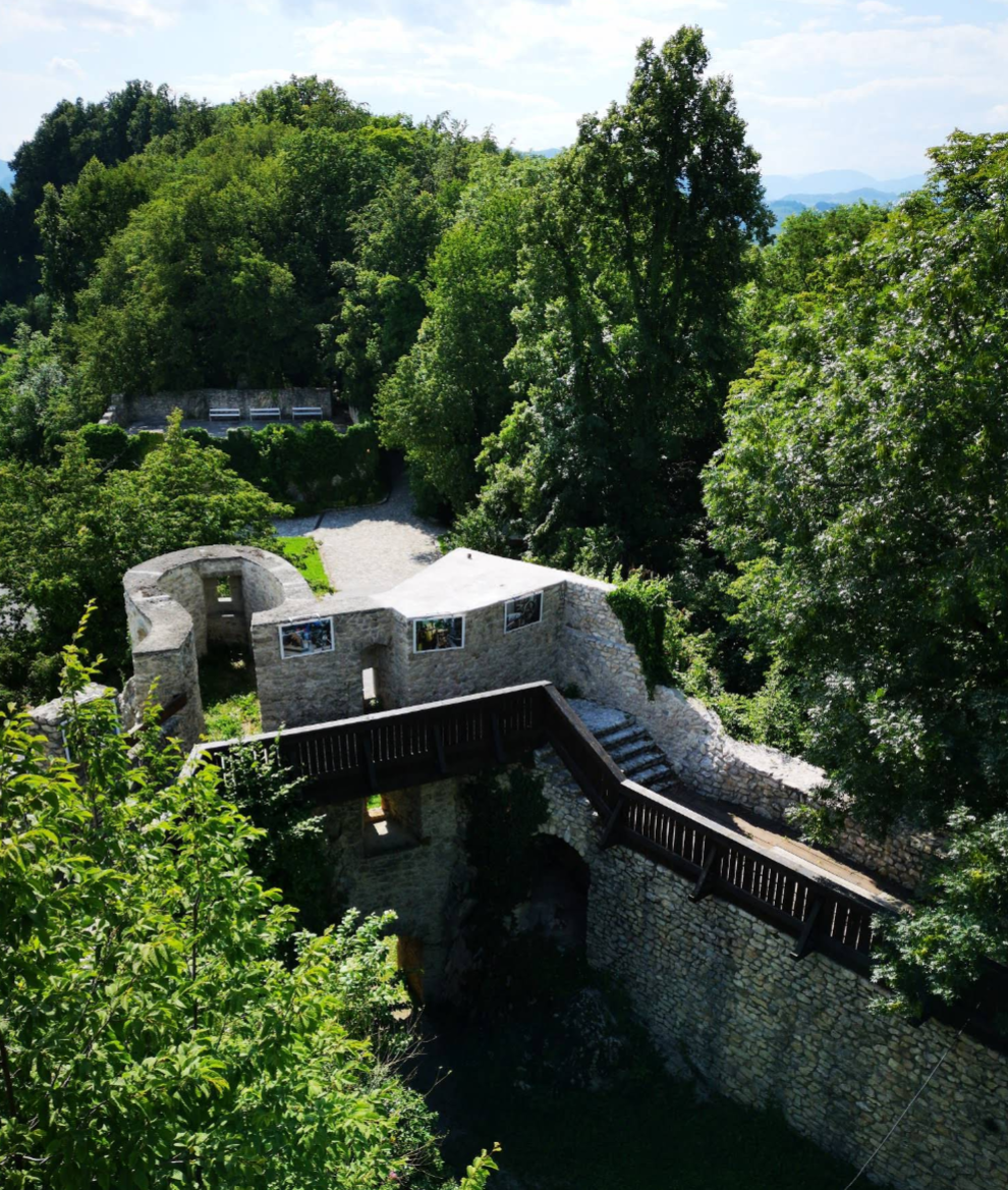 Planina pri Sevnici - Planinski grad - Planina vára