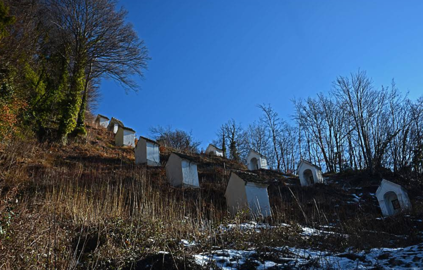 Planina pri Sevnici - Kapelice križevega pota - stációs keresztút, kiskápolnákkal