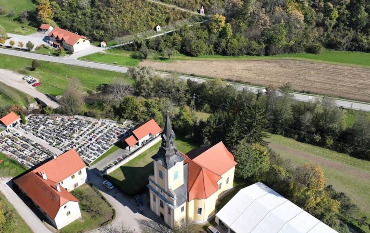 Podsreda - Župnijska cerkev sv. Janeza Krstnika - Keresztelő Szent János-plébániatemplom