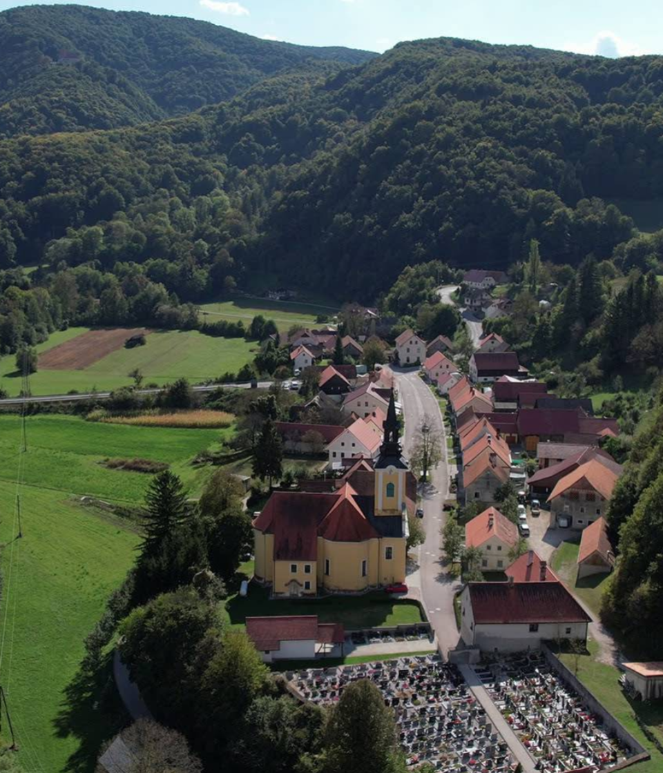 Podsreda - Župnijska cerkev sv. Janeza Krstnika - Keresztelő Szent János-plébániatemplom