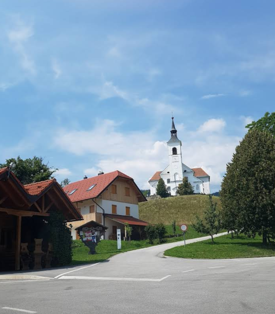 Radmirje - Župnijska cerkev sv. Frančiška Ksaverija - Xavéri Szent Ferenc-plébániatemplom