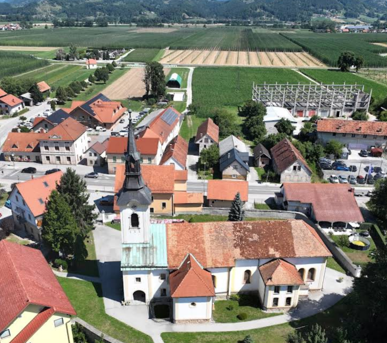 Šempeter v Savinjski dolini - Župnijska cerkev sv. Petra - Szent Péter-plébániatemplom