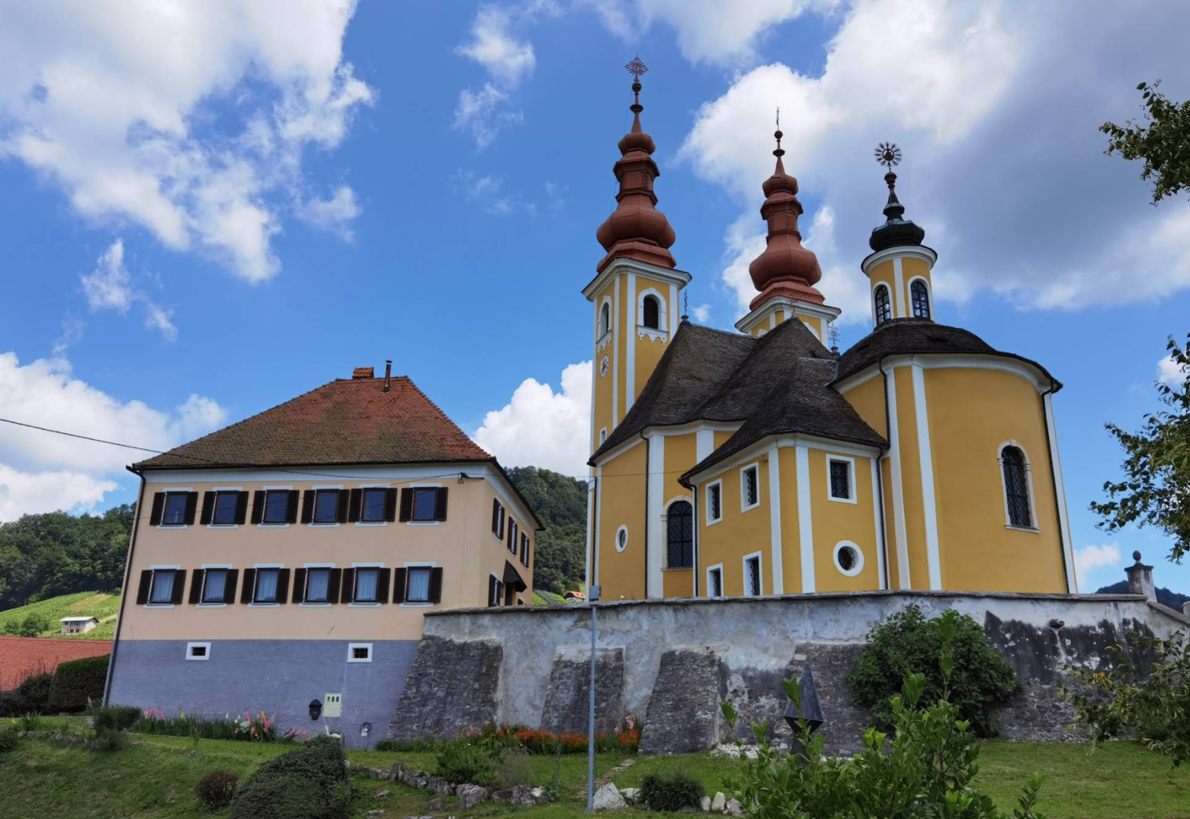 Sladka Gora - Župnijska cerkev Matere božje - Nagyboldogasszony-plébániatemplom
