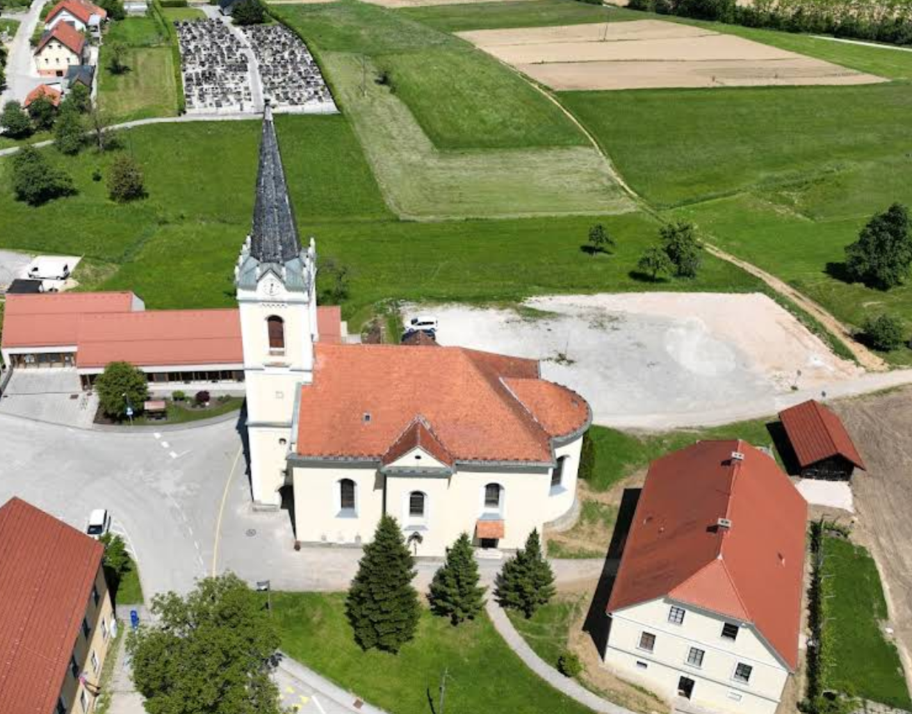 Šmartno v Rožni dolini - Župnijska cerkev sv. Martina - Szent Márton-plébániatemplom