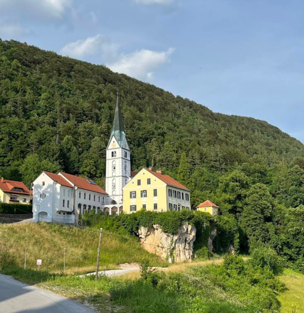 Vinska Gora - Župnijska cerkev sv. Janeza Krstnika - Keresztelő Szent János-plébániatemplom