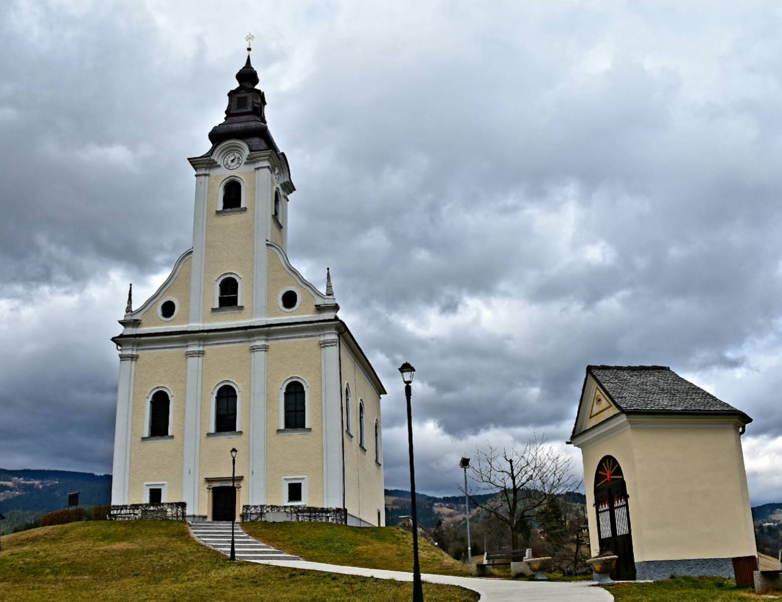 Vitanje - Cerkev Marijinega vnebovzetja na griču Hriberci - Szűz Mária mennybemenetele-templom