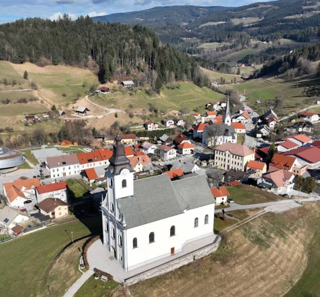 Vitanje - Cerkev Marijinega vnebovzetja na griču Hriberci - Szűz Mária mennybemenetele-templom