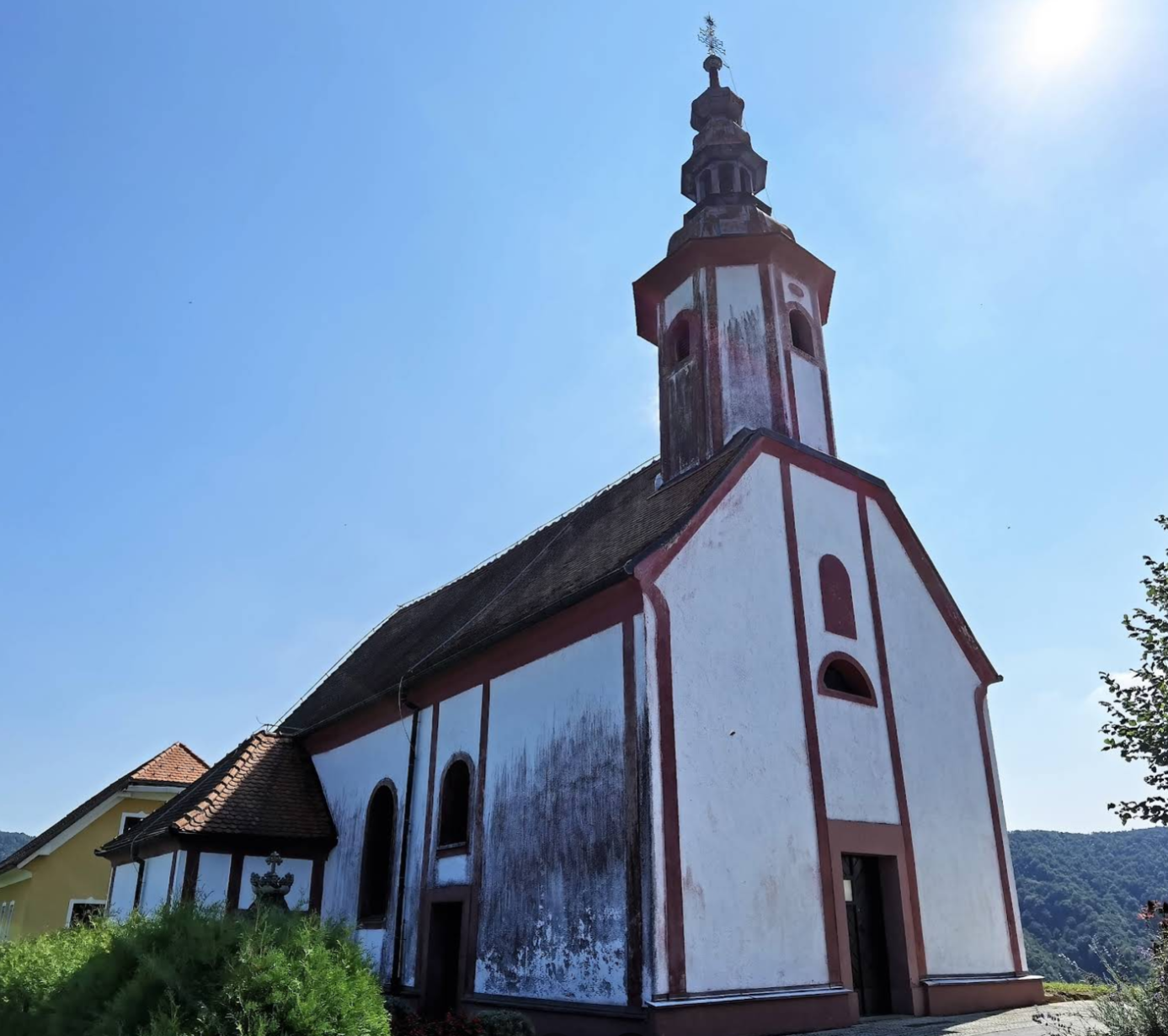 Vonarje - Cerkev sv. Henrika/Areha - Szent Henrik-templom