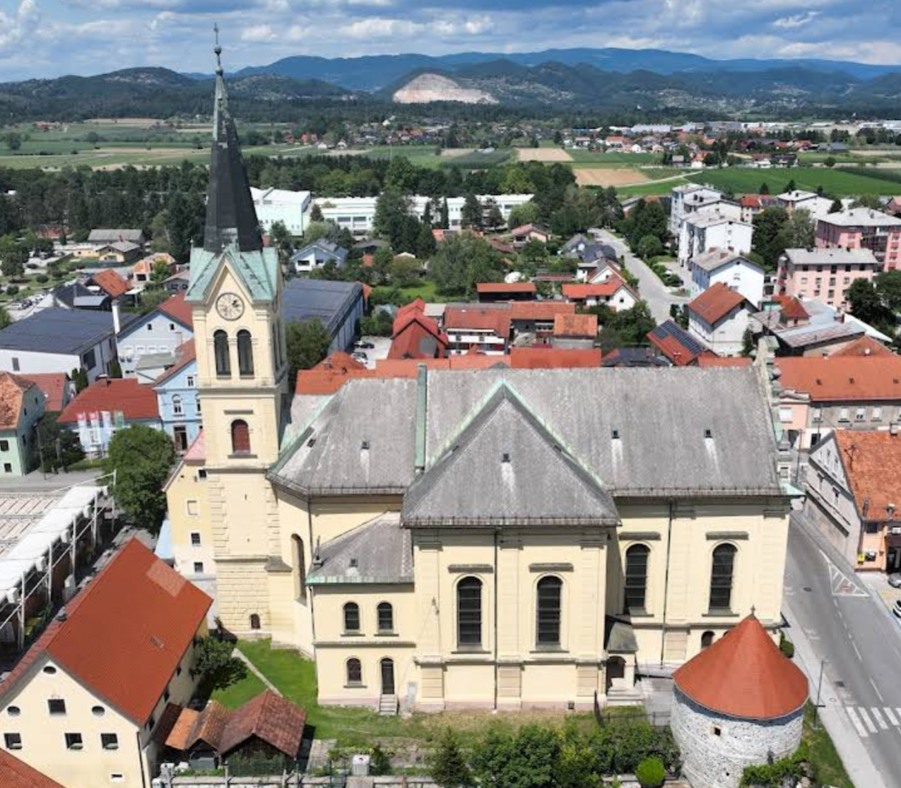 Žalec - Župnijska cerkev sv. Nikolaja - Szent Miklós-plébániatemplom