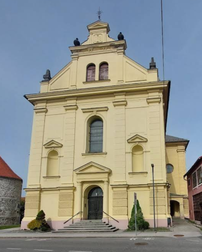Žalec - Župnijska cerkev sv. Nikolaja - Szent Miklós-plébániatemplom