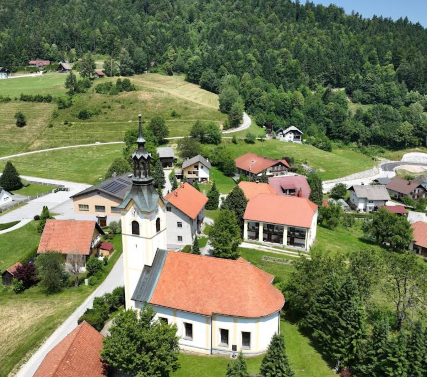 Zavodnje - Župnijska cerkev sv. Petra in Pavla - Szent Péter és Pál rk. plébániatemplom