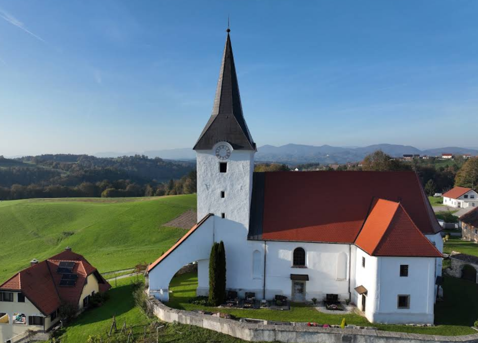 Završe pri Grobelnem - Cerkev Matere dobrega sveta - Jó Béke Anyjának temploma